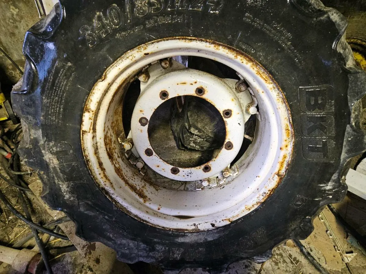 Super single and set.of 340/85/24 - Image 3