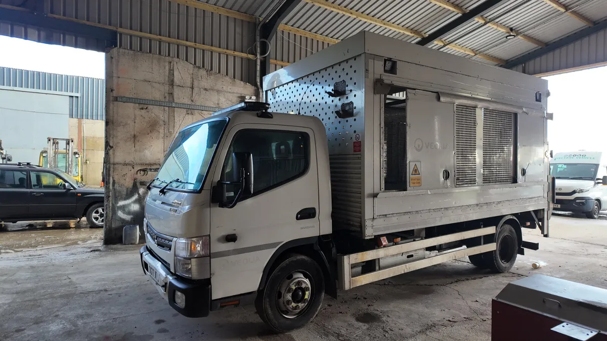 Mitsubishi Canter - Image 3