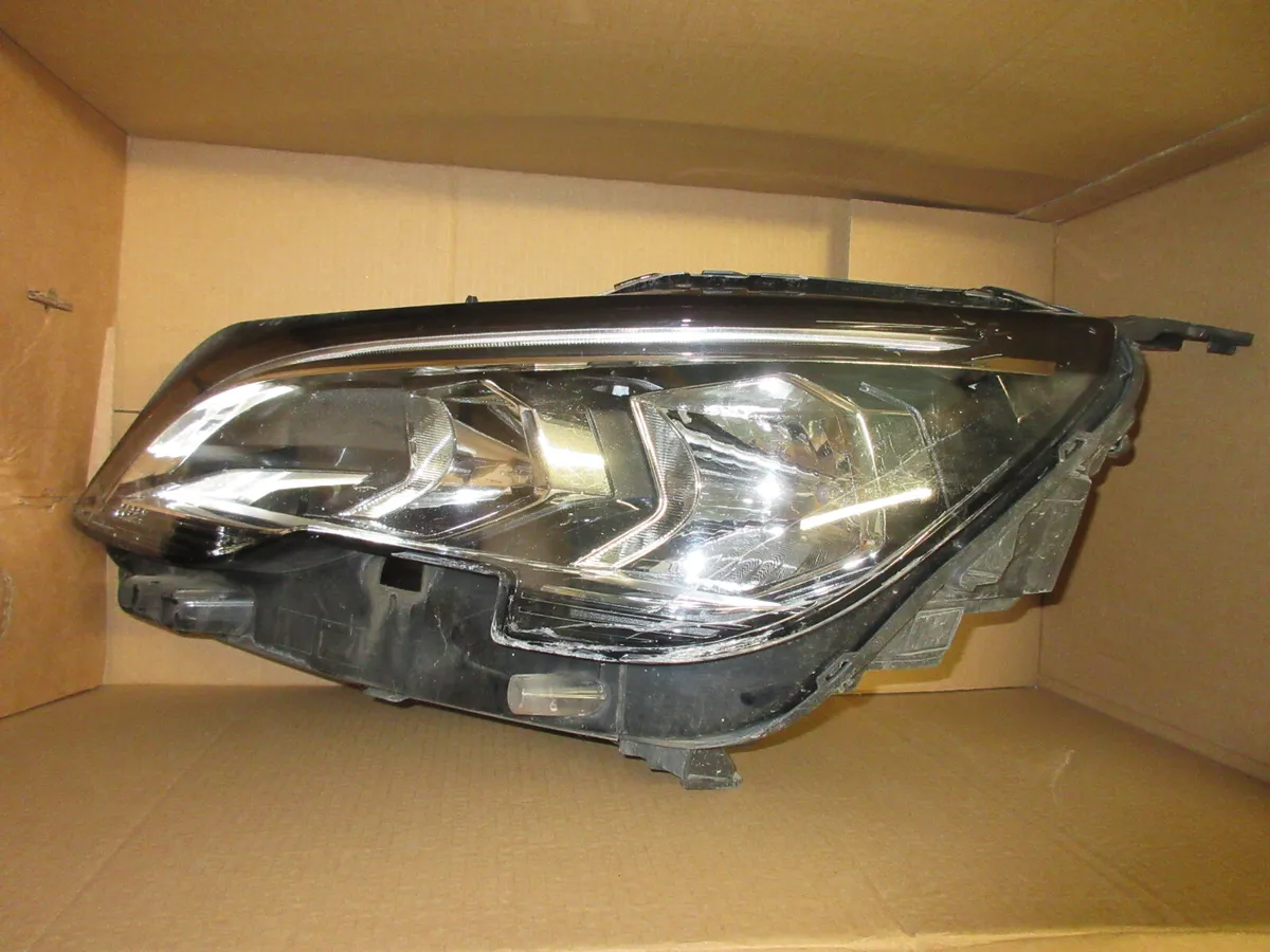 2017-2020 PEUGEOT 5008 - Image 1