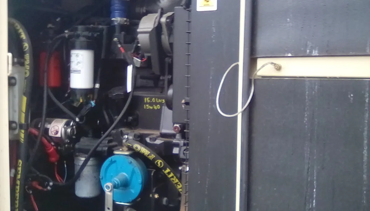 GENERATOR  DOOSAN 100KVA ENCLOSED GEERATOR MOBILE - Image 4