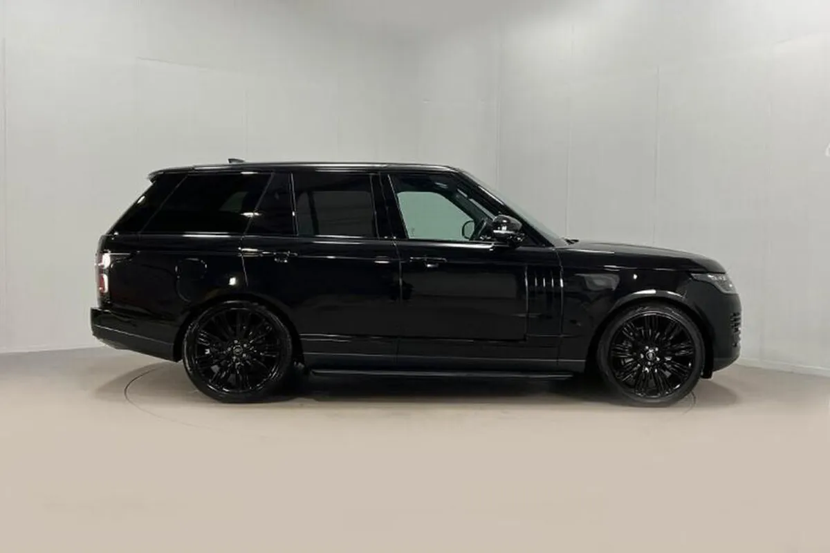 2021 Range Rover Vogue D300 HSE 2 seat Commercial - Image 2