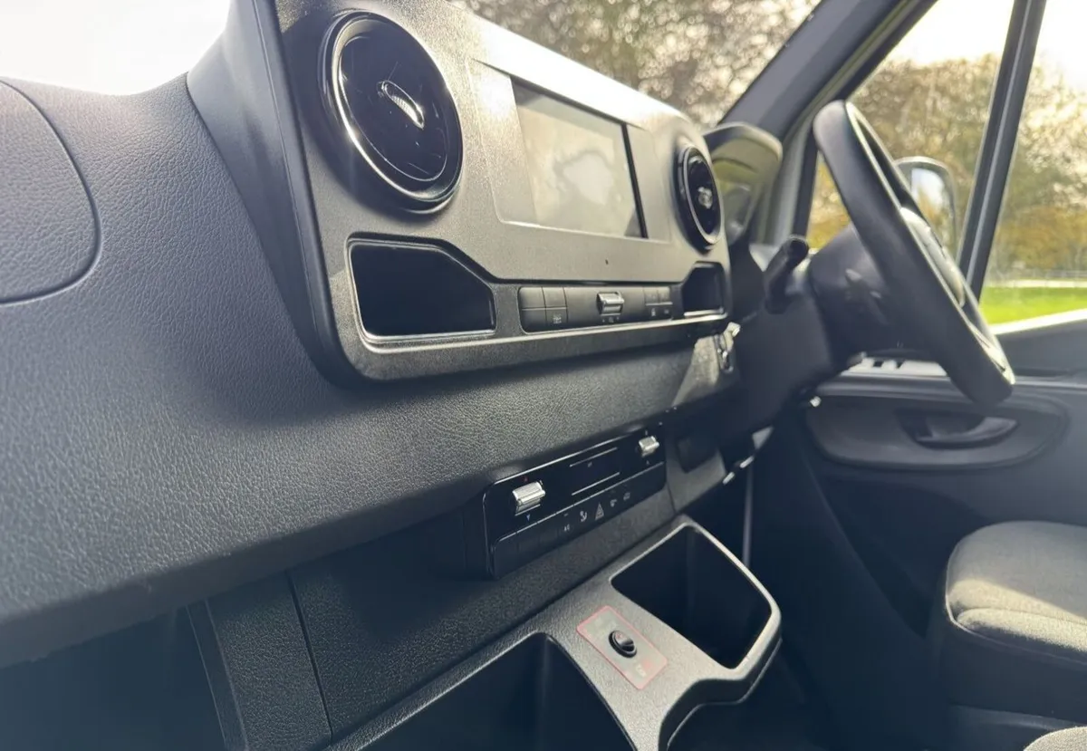2021 Mercedes-Benz Sprinter Curtainsider Van - Image 4