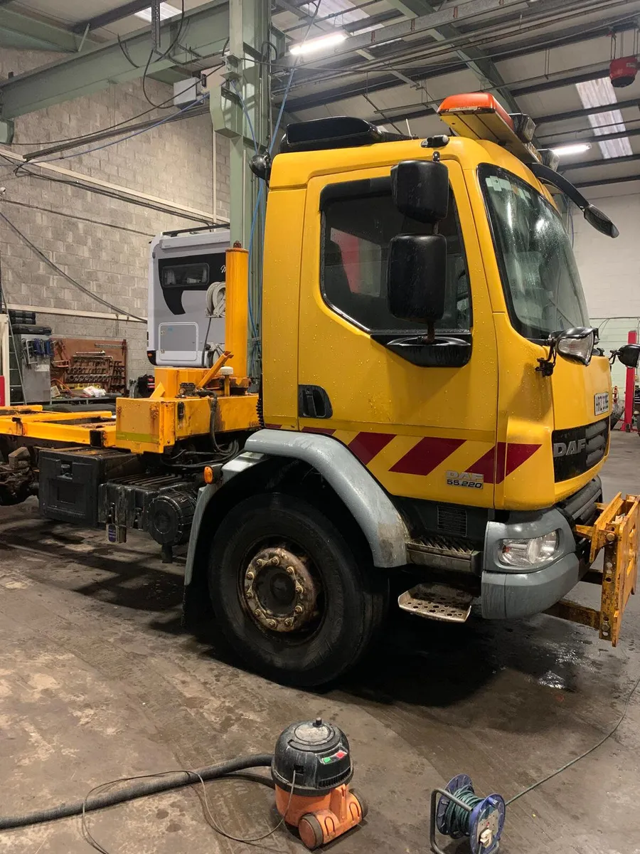 2014 DAF LF 55 220 18T Chassis Cab - Image 1