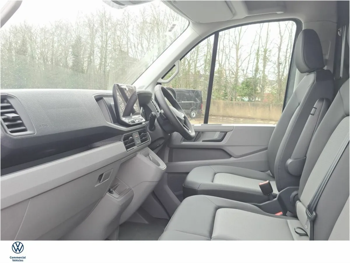 Volkswagen Crafter Trendline MWB 140bhp auto - Image 4