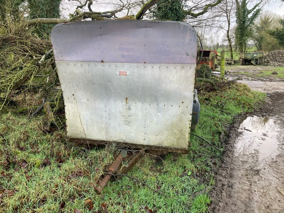 Ifor Williams - Image 1