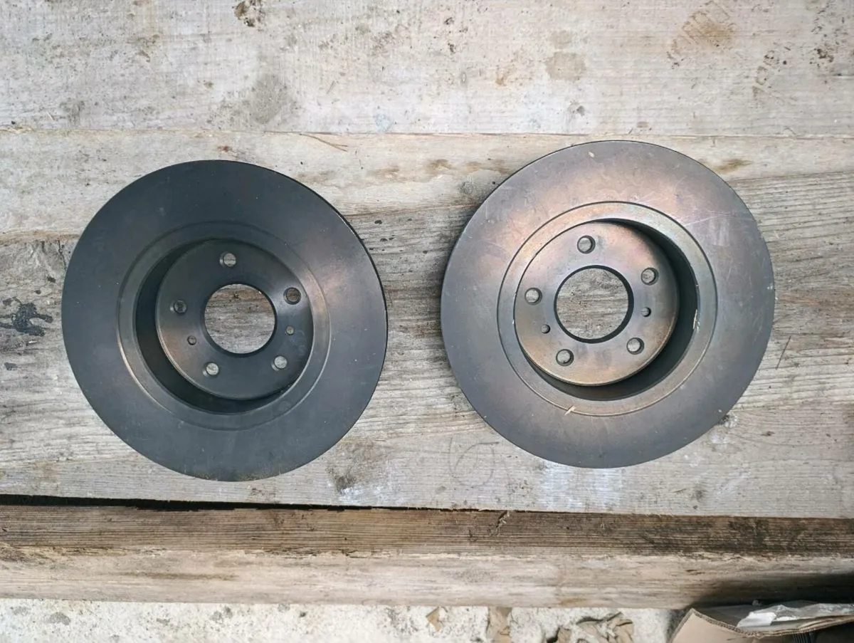 Nissan qashqai rear break discs - Image 1