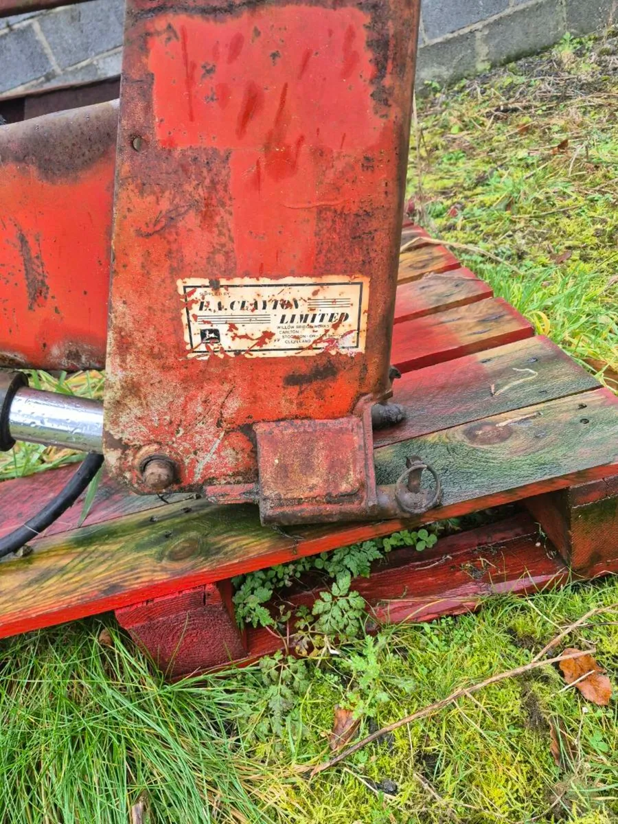 Masses Ferguson loader - Image 4