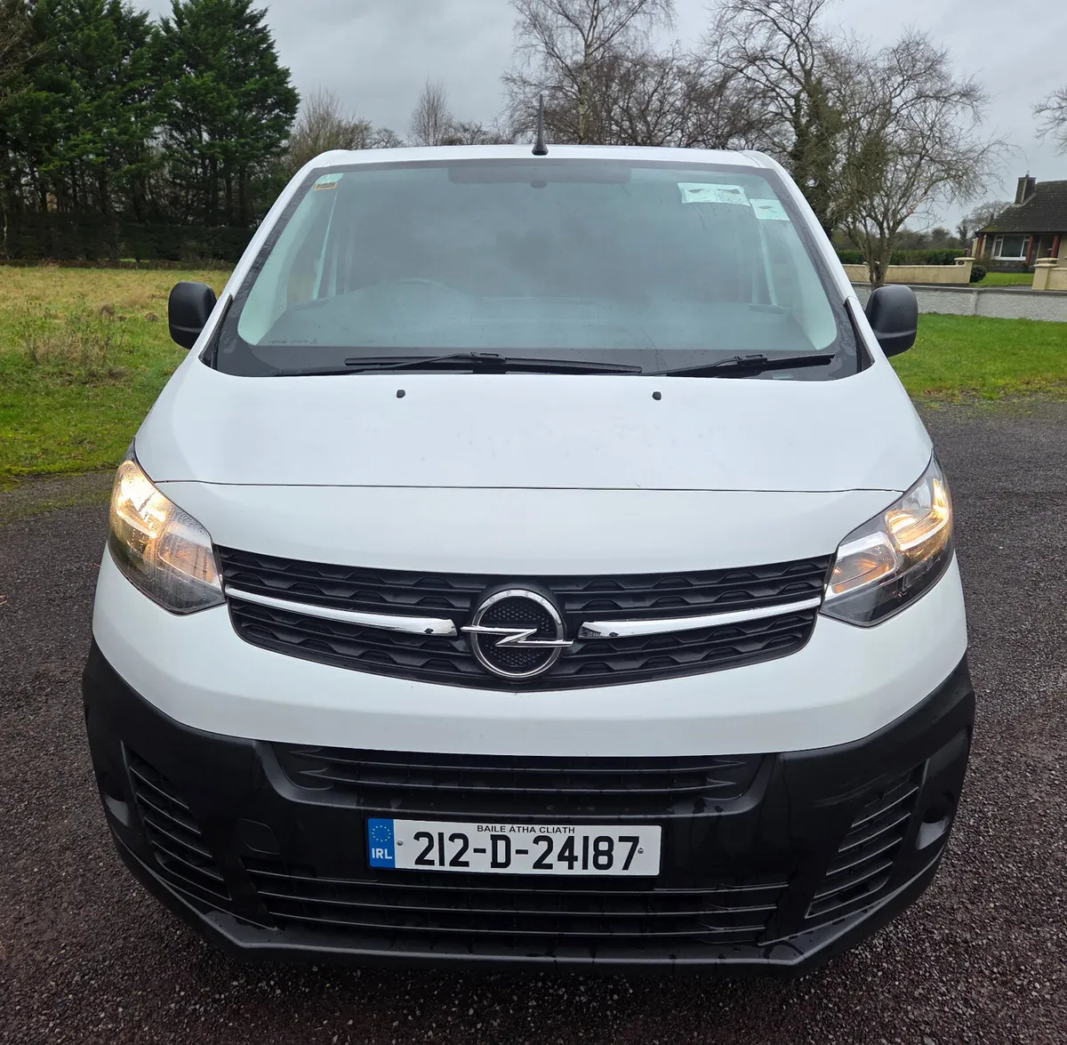 Opel Vivaro 2021  DOE 12/26 - Image 2