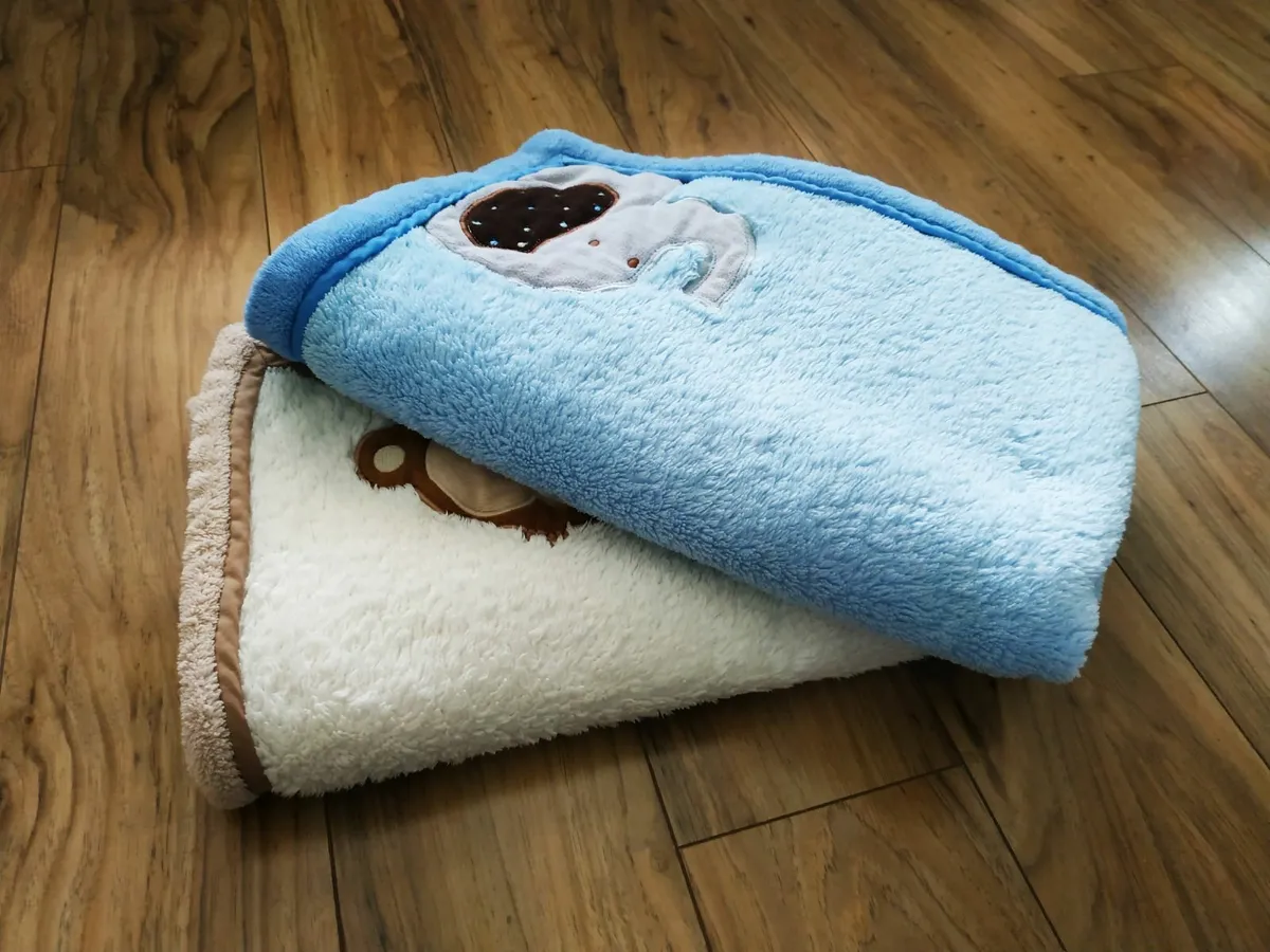 Blankets x2 - Image 4