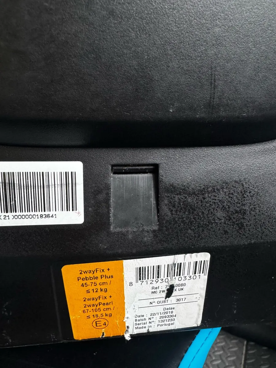 Maxi Cosi 2way fix + Pebble Plus - Image 3