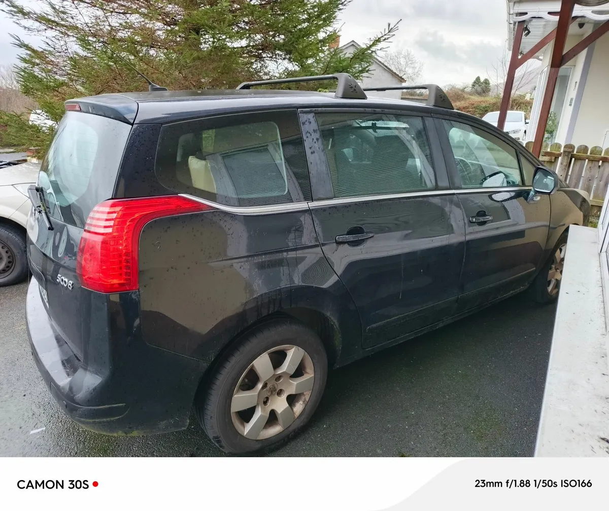 2010 Peugeot 5008  Diesel- for parts or repair - Image 1