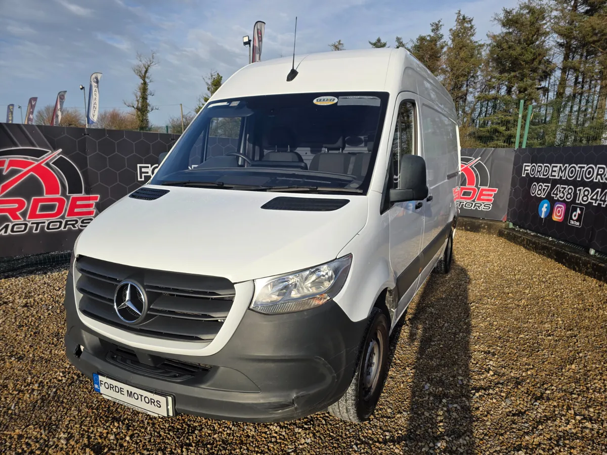 Mercedes-Benz Sprinter 2021 - Image 2