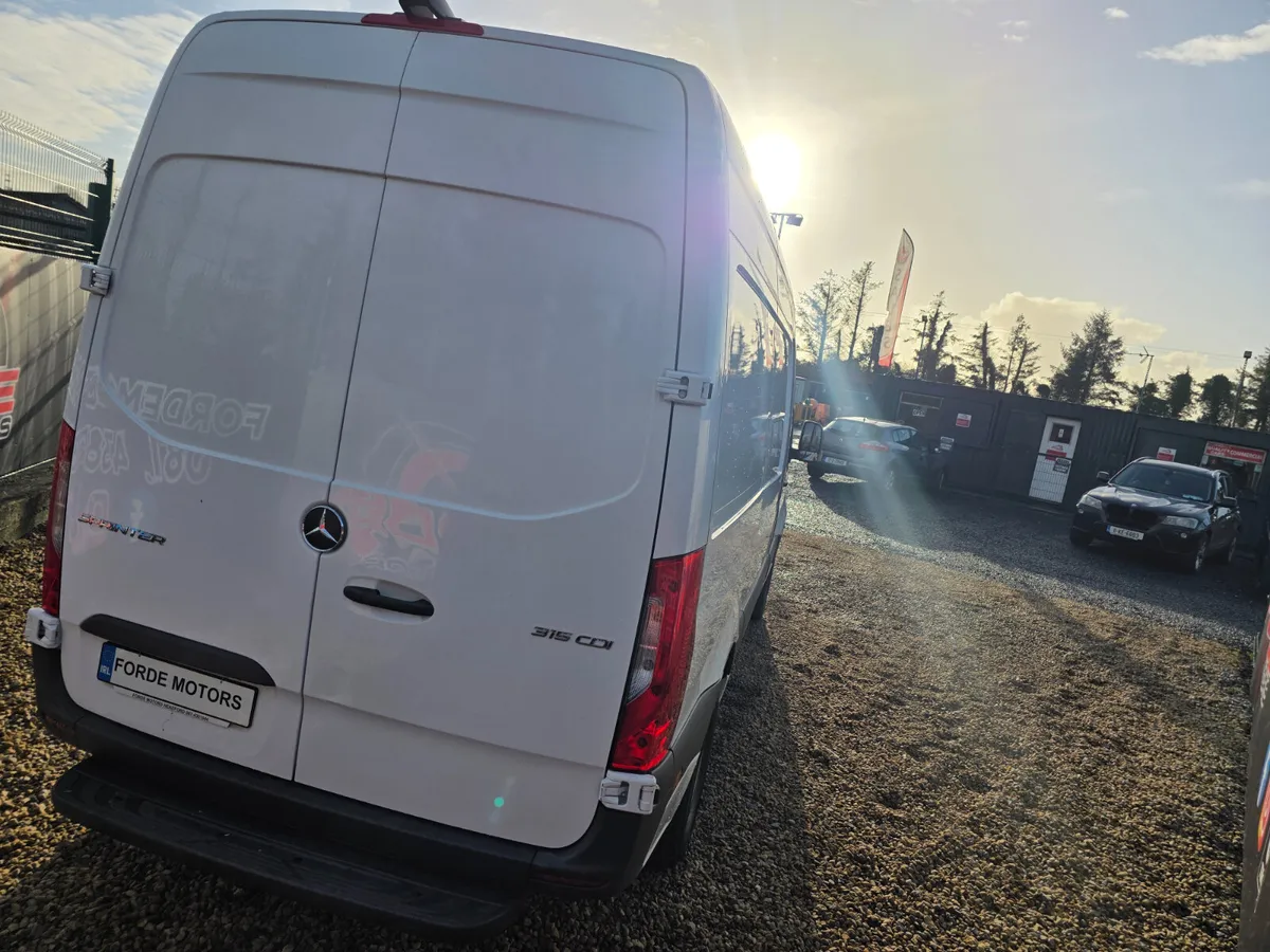 Mercedes-Benz Sprinter 2021 - Image 3