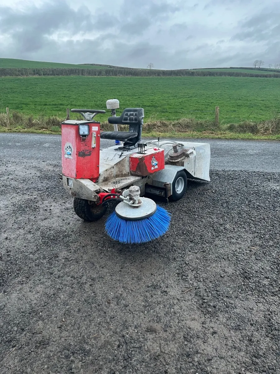 BRODERICK ENGINEERING CUBI-CLEAN CUBICLE BEDDER - Image 3