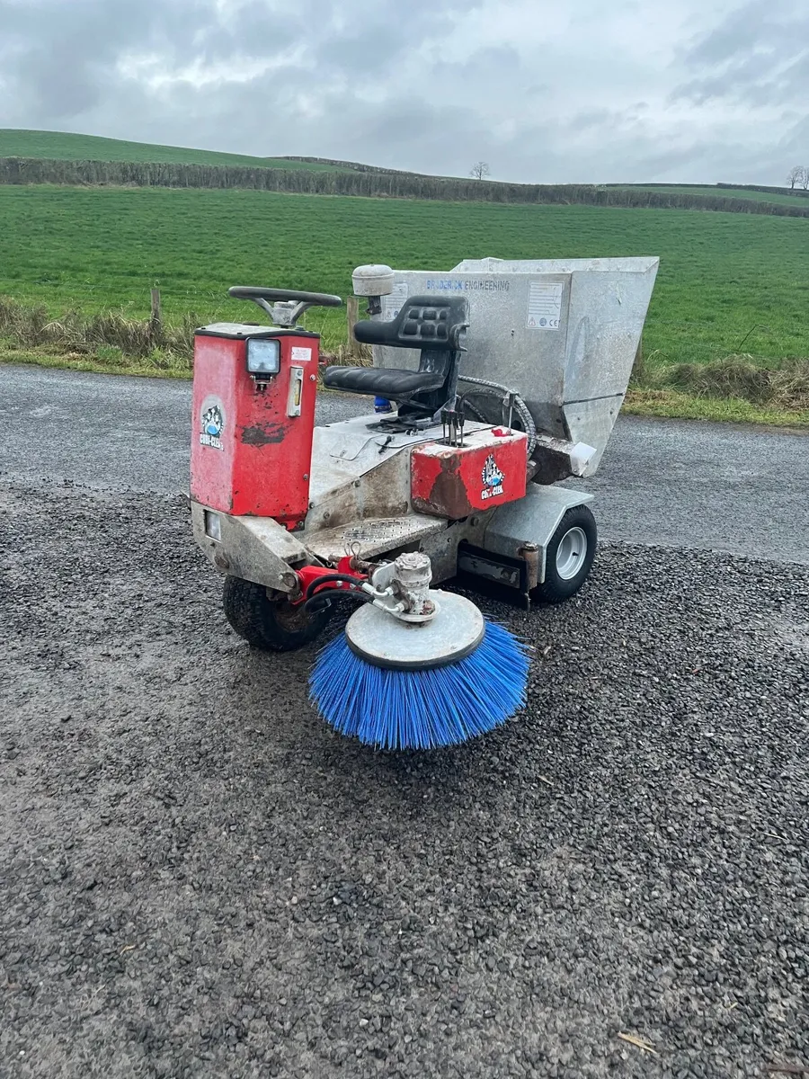 BRODERICK ENGINEERING CUBI-CLEAN CUBICLE BEDDER - Image 4