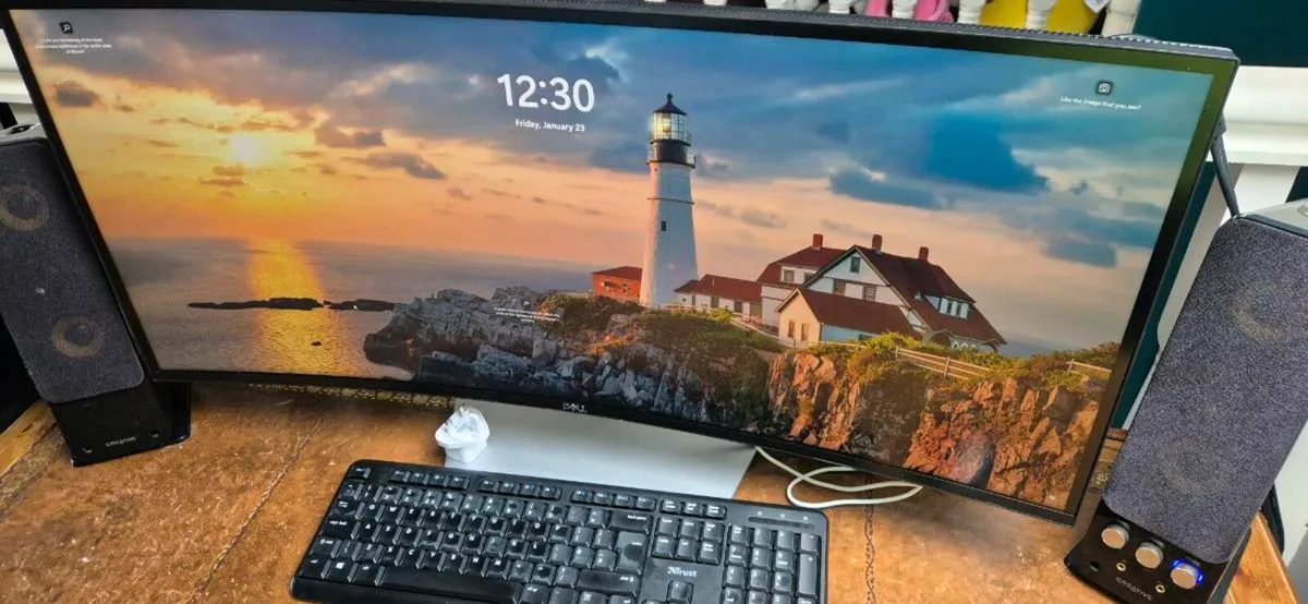 Dell Ultrasharp U3421WE ultra wide montior - Image 3