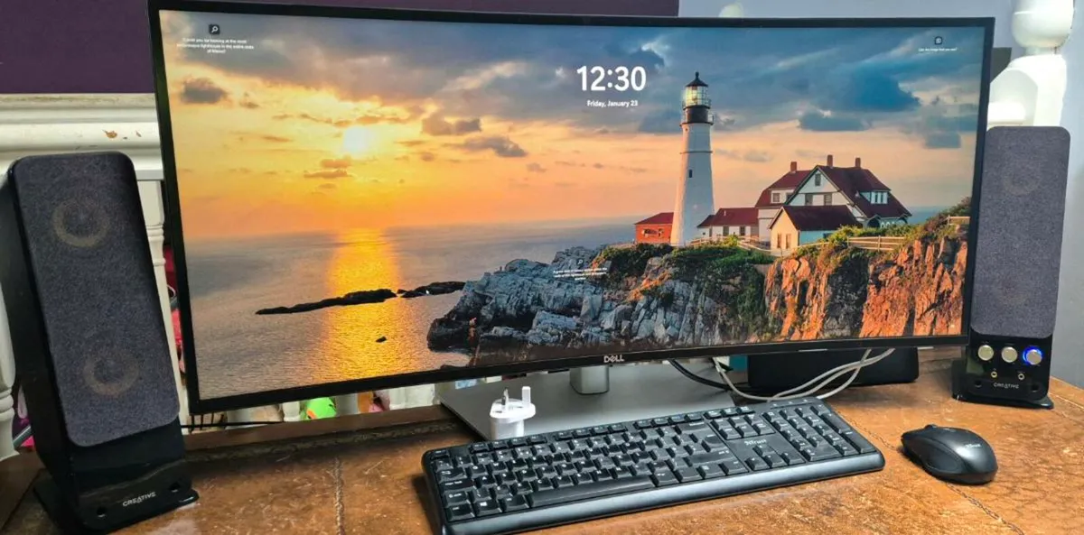 Dell Ultrasharp U3421WE ultra wide montior - Image 1