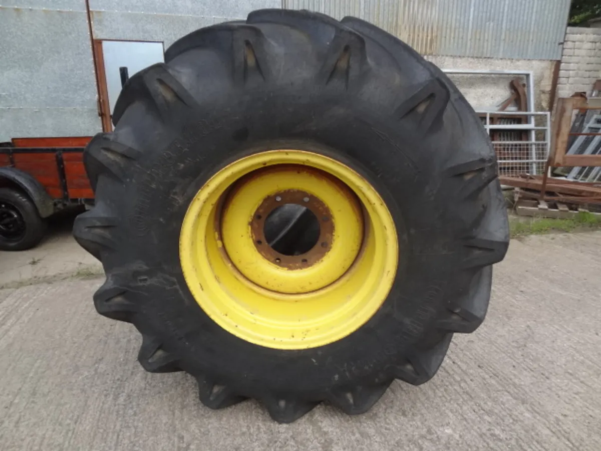 Pair Wheels 28.1R 26 - Image 3