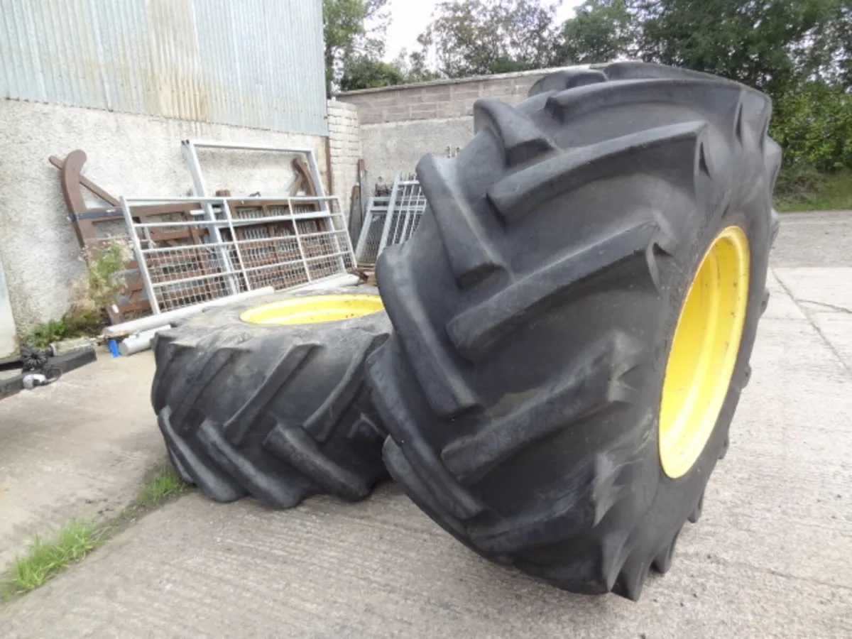 Pair Wheels 28.1R 26 - Image 4