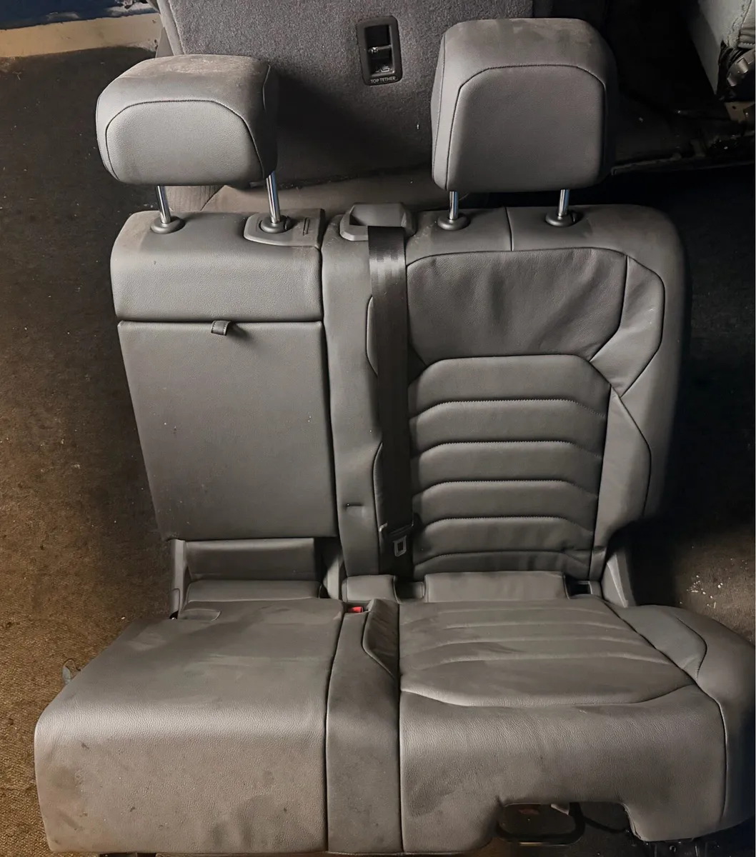 2019-2025 Volkswagen Touareg rear seats - Image 2