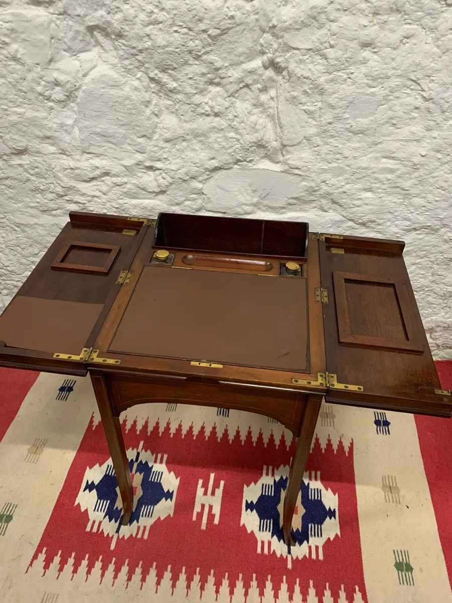 Antique Georgian Mahogany Ladies Desk. - Image 1