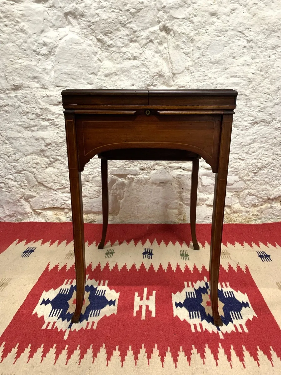 Antique Georgian Mahogany Ladies Desk. - Image 2