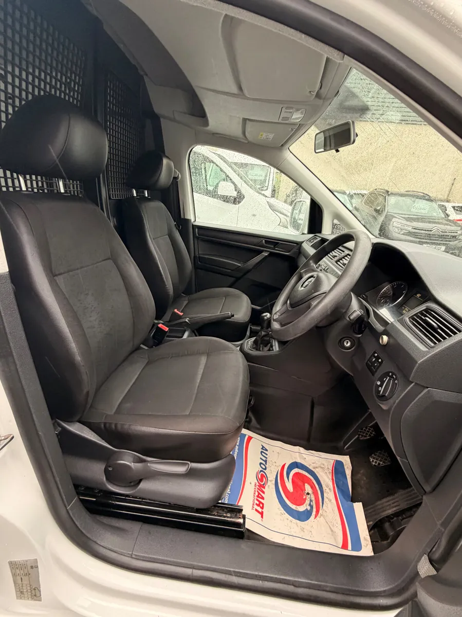 192 Volkswagen Caddy Maxi 78,000Km - Image 4