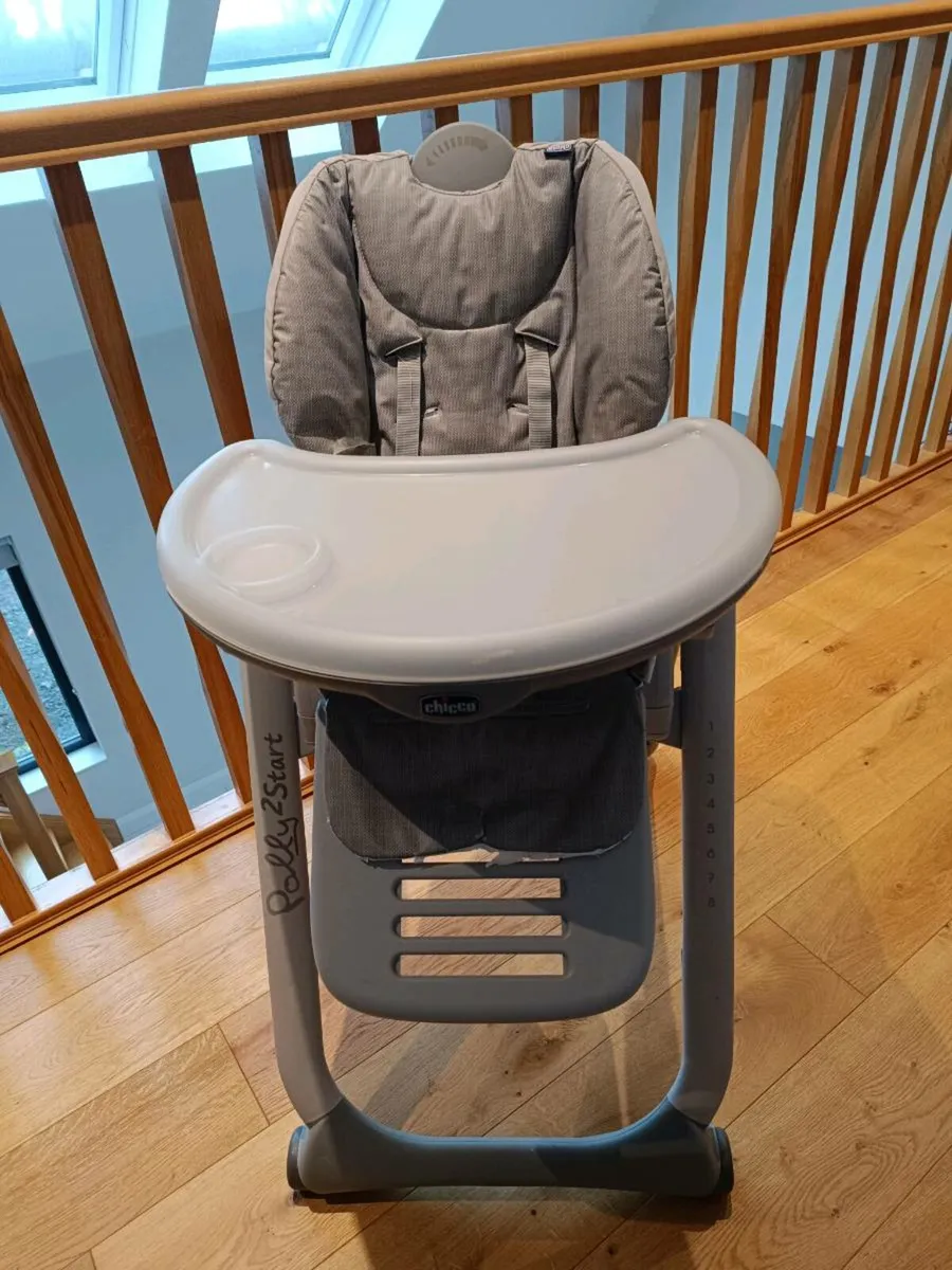 Baby highchair - Image 1