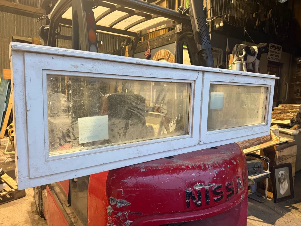 Wide hardwood window. - Image 1