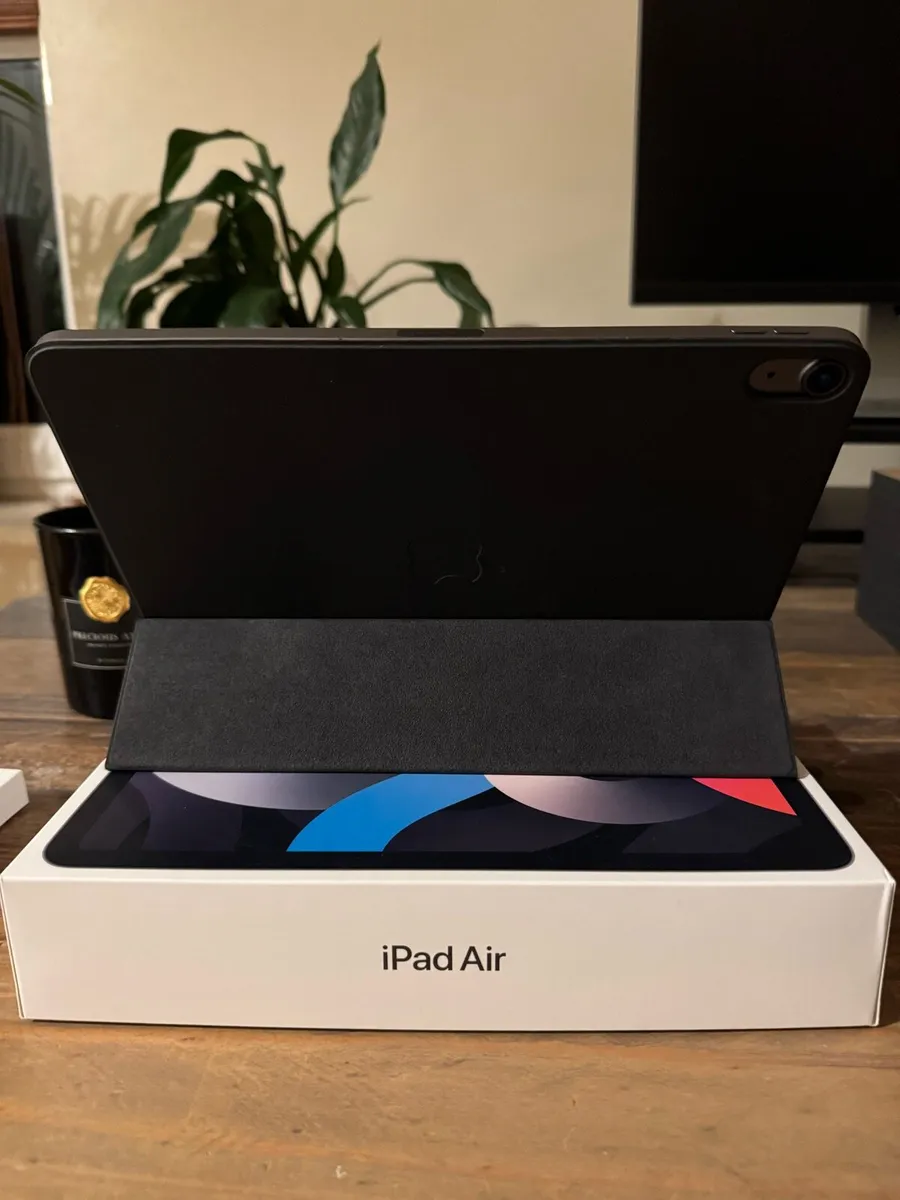 iPad Air with Smart Folio - Image 4