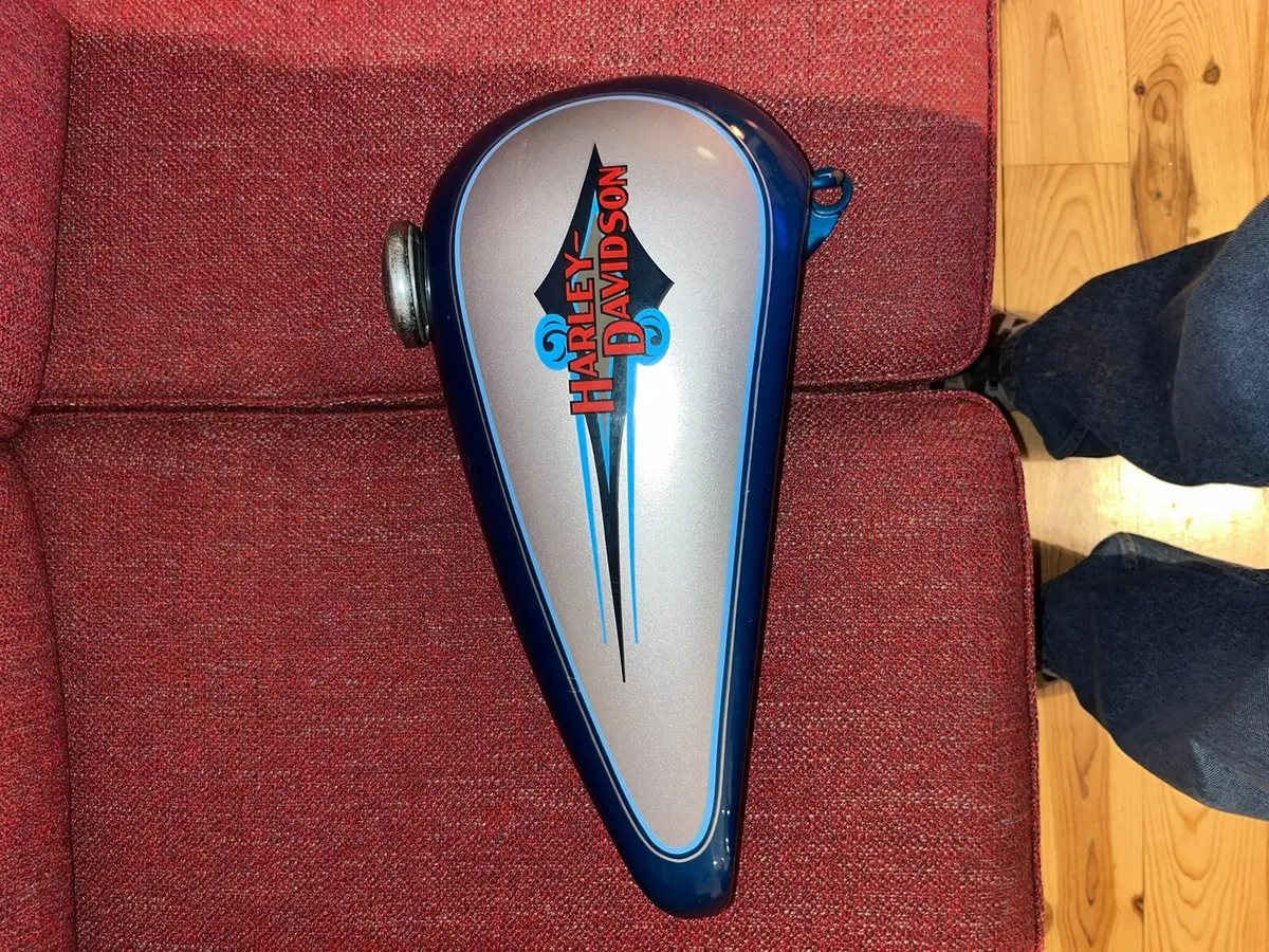 Harley Davidson tank & front fender - Image 2