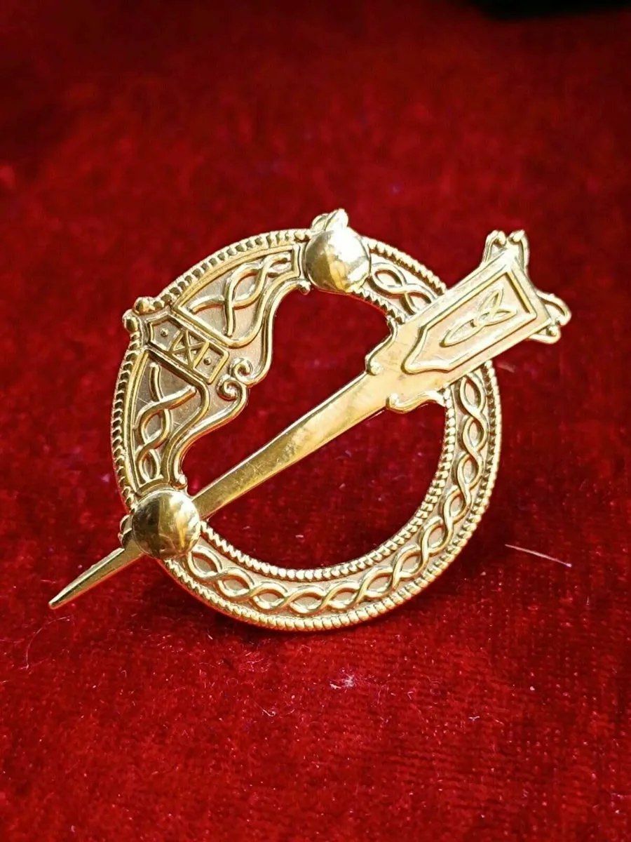 9k Yellow Gold Tara Brooch - Image 3