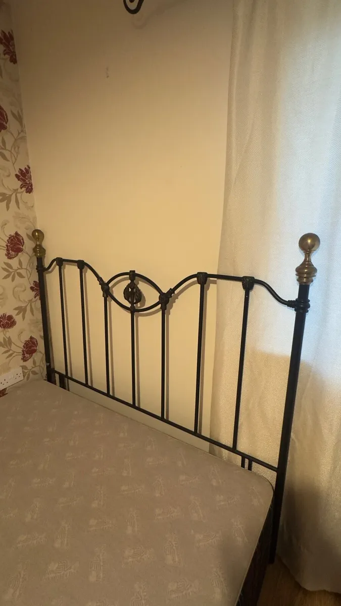 King bed divan base + wrought iron headboard - Image 4