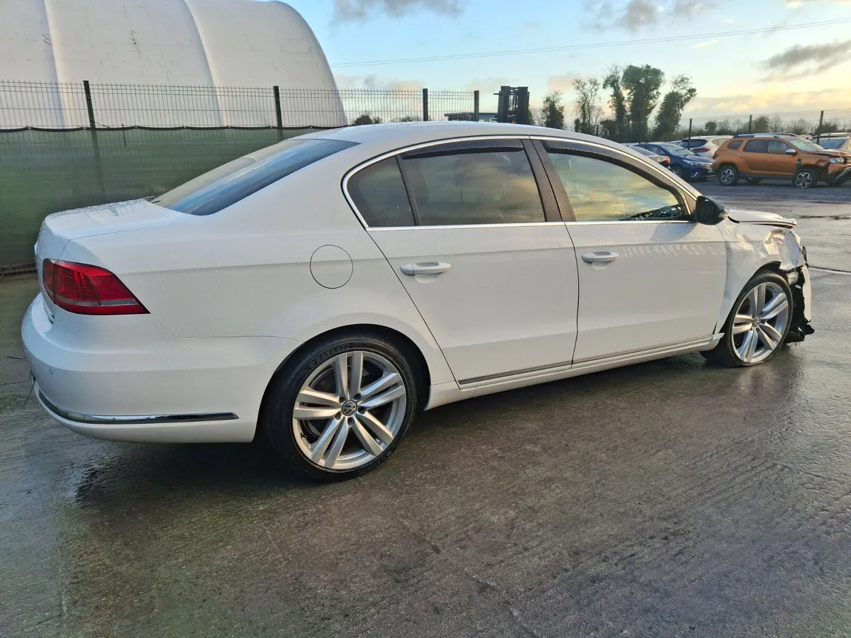2014 Volkswagen Passat  Executive  1.6 Tdi - Image 3