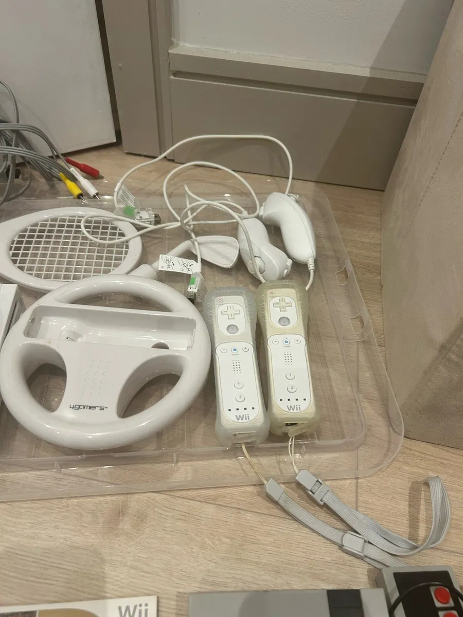 Nintendo Wii and retro console - Image 4