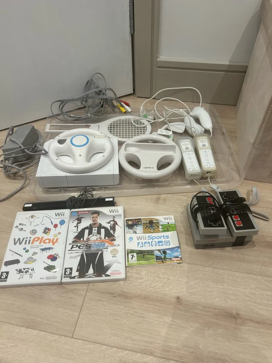 Nintendo Wii and retro console - Image 1