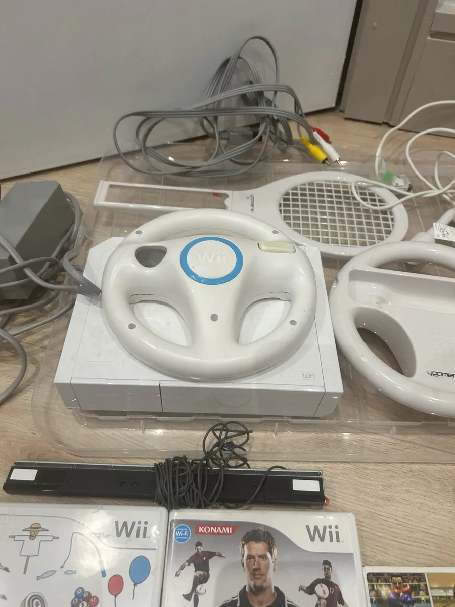 Nintendo Wii and retro console - Image 3