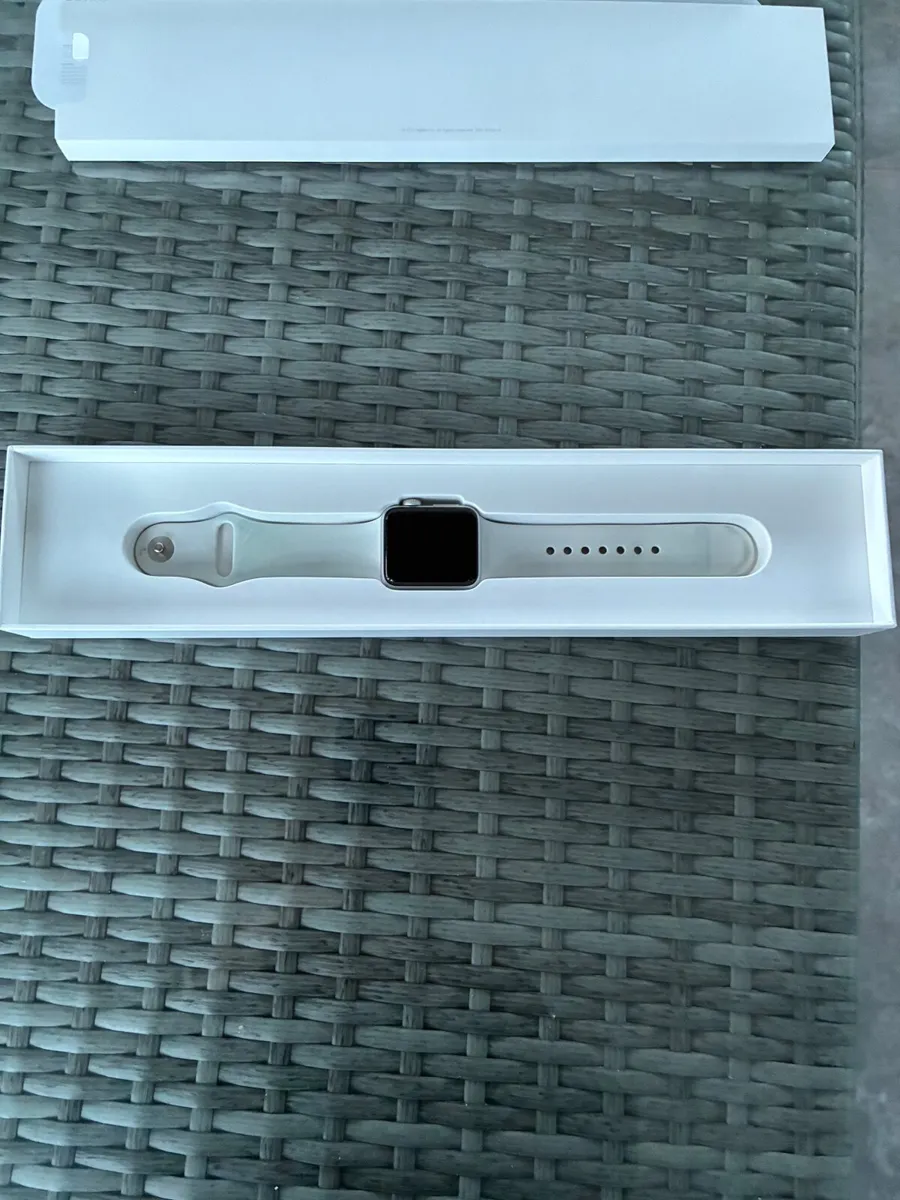 Apple I-watch series 3 - Image 1