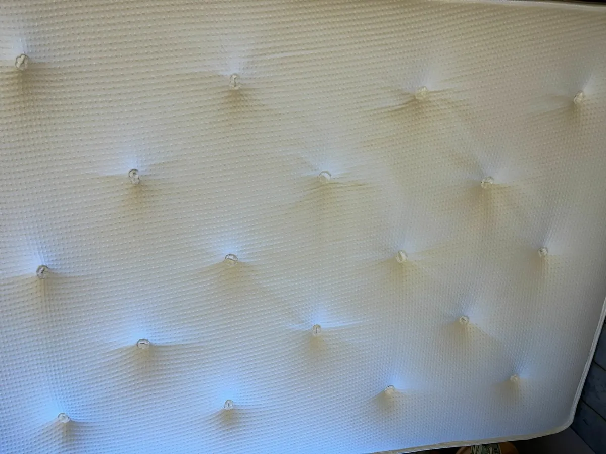 Double Bed - Image 3