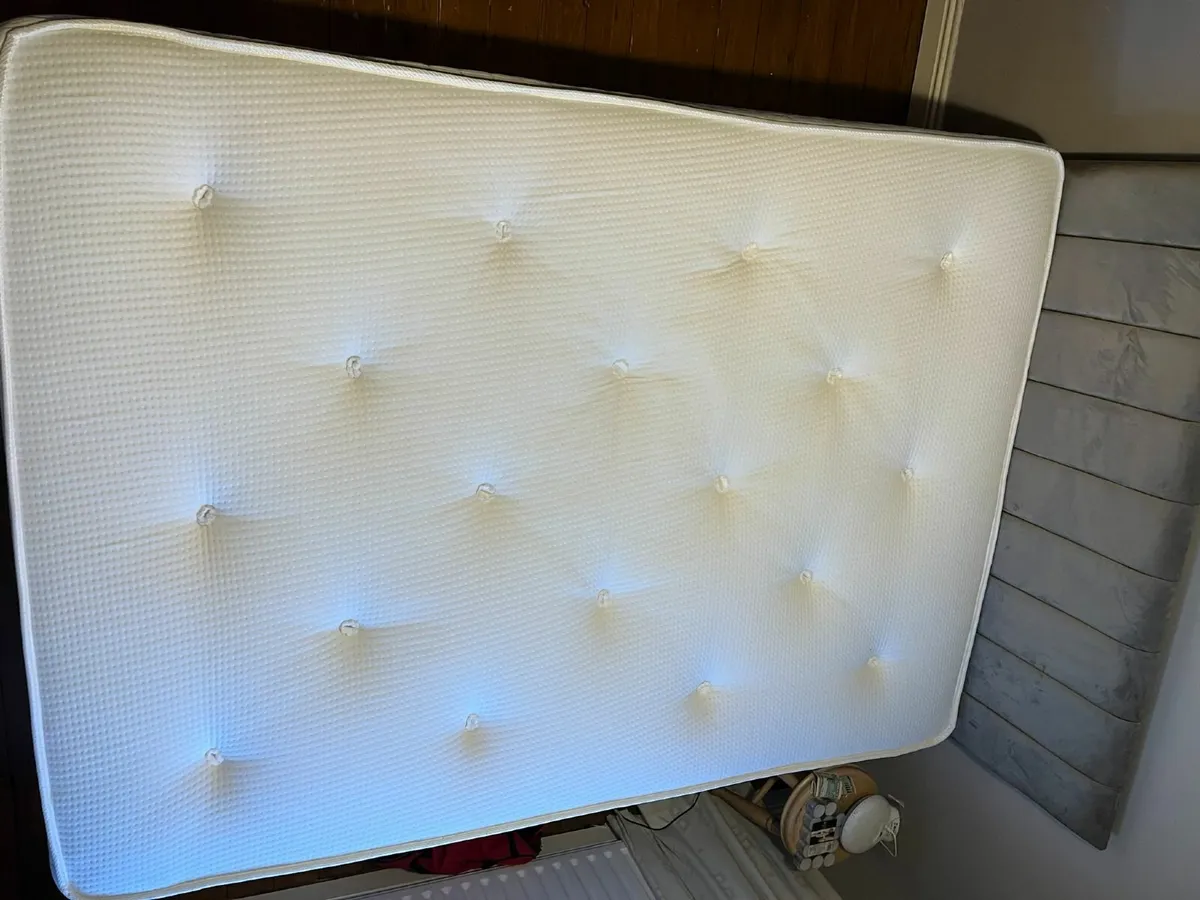 Double Bed - Image 4