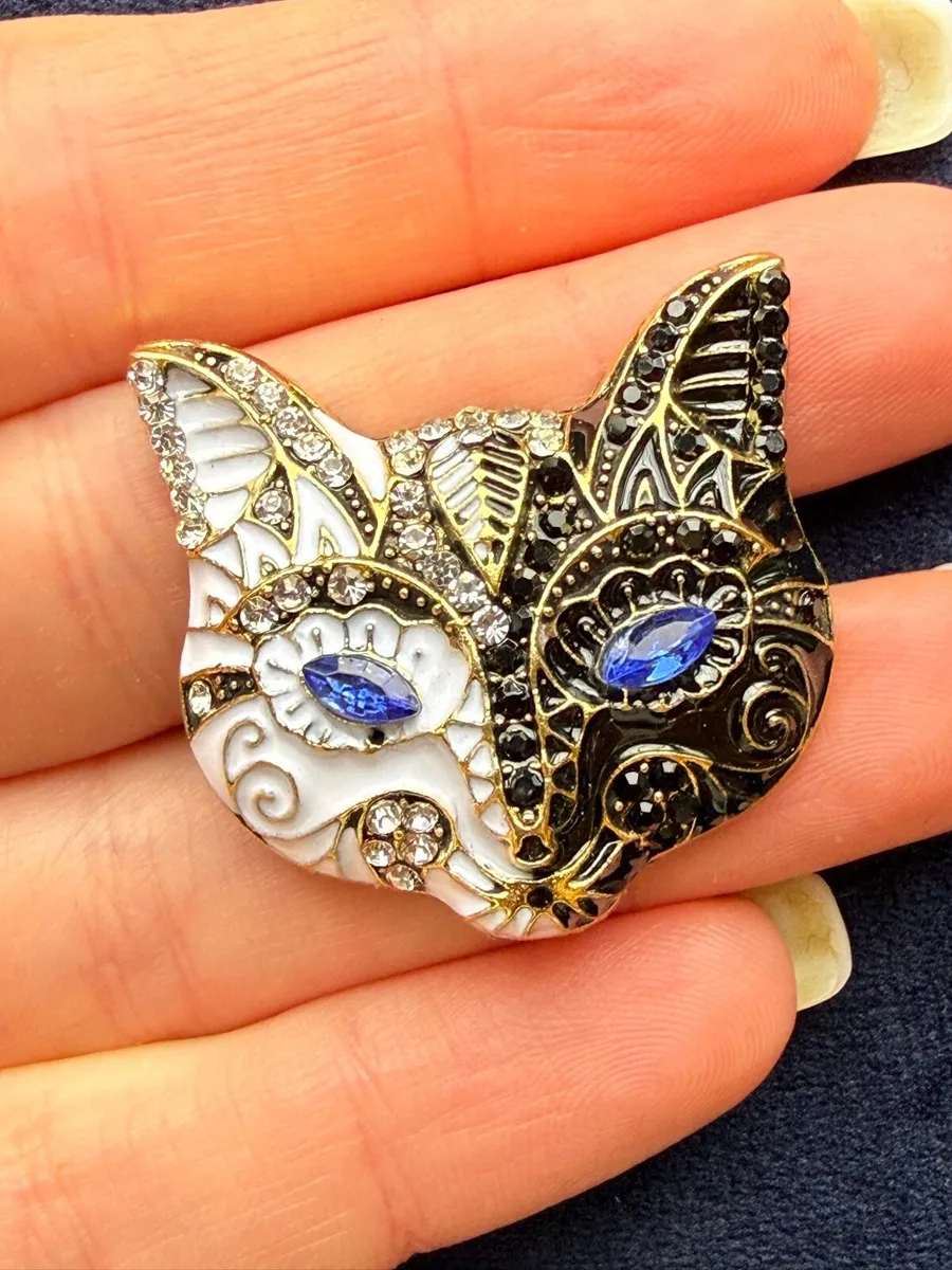 Vintage Brooches - Image 1