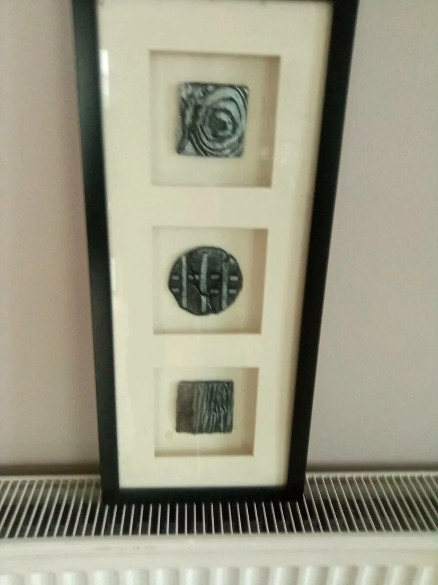 PICTURE.  FRAME. AS.  SHOWN. - Image 1