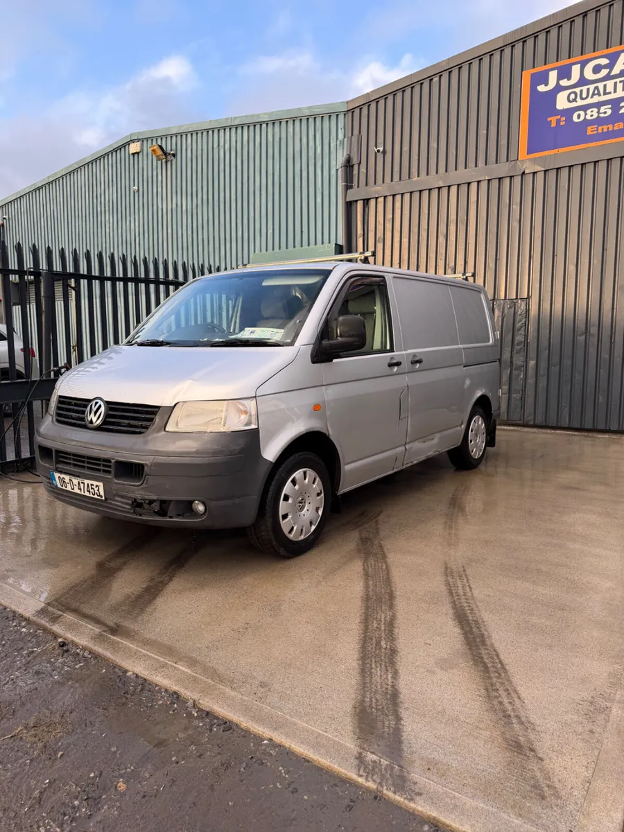 Volkswagen transporter 2006 2.5 TDI 6 speed - Image 1