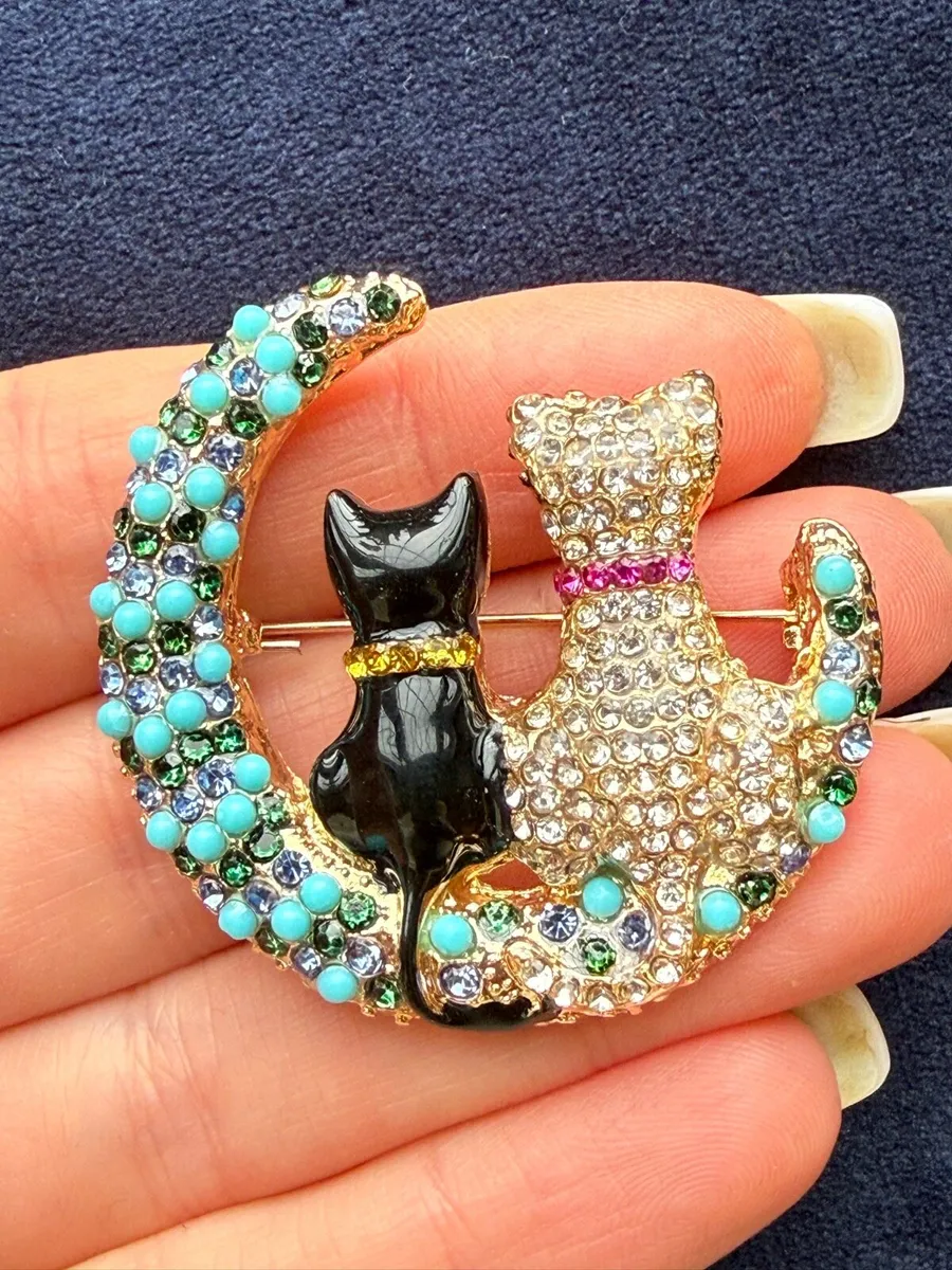 Vintage Brooches - Image 2