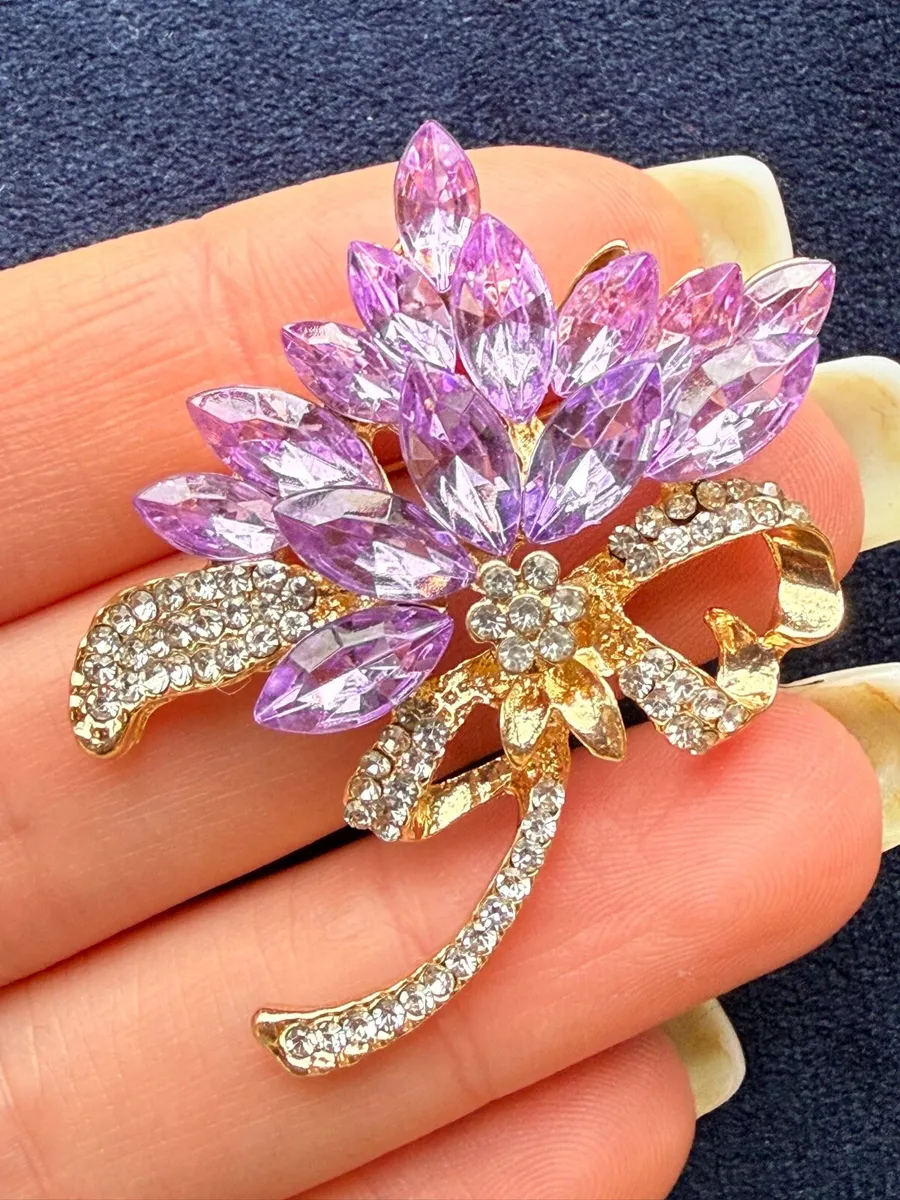 Vintage Brooches - Image 4