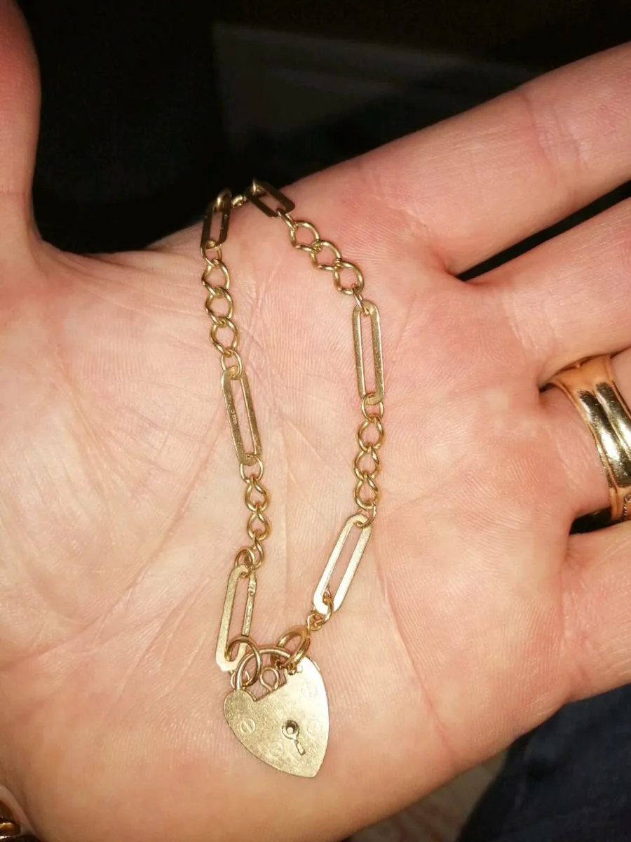 Woman's gold bracelet - Image 2
