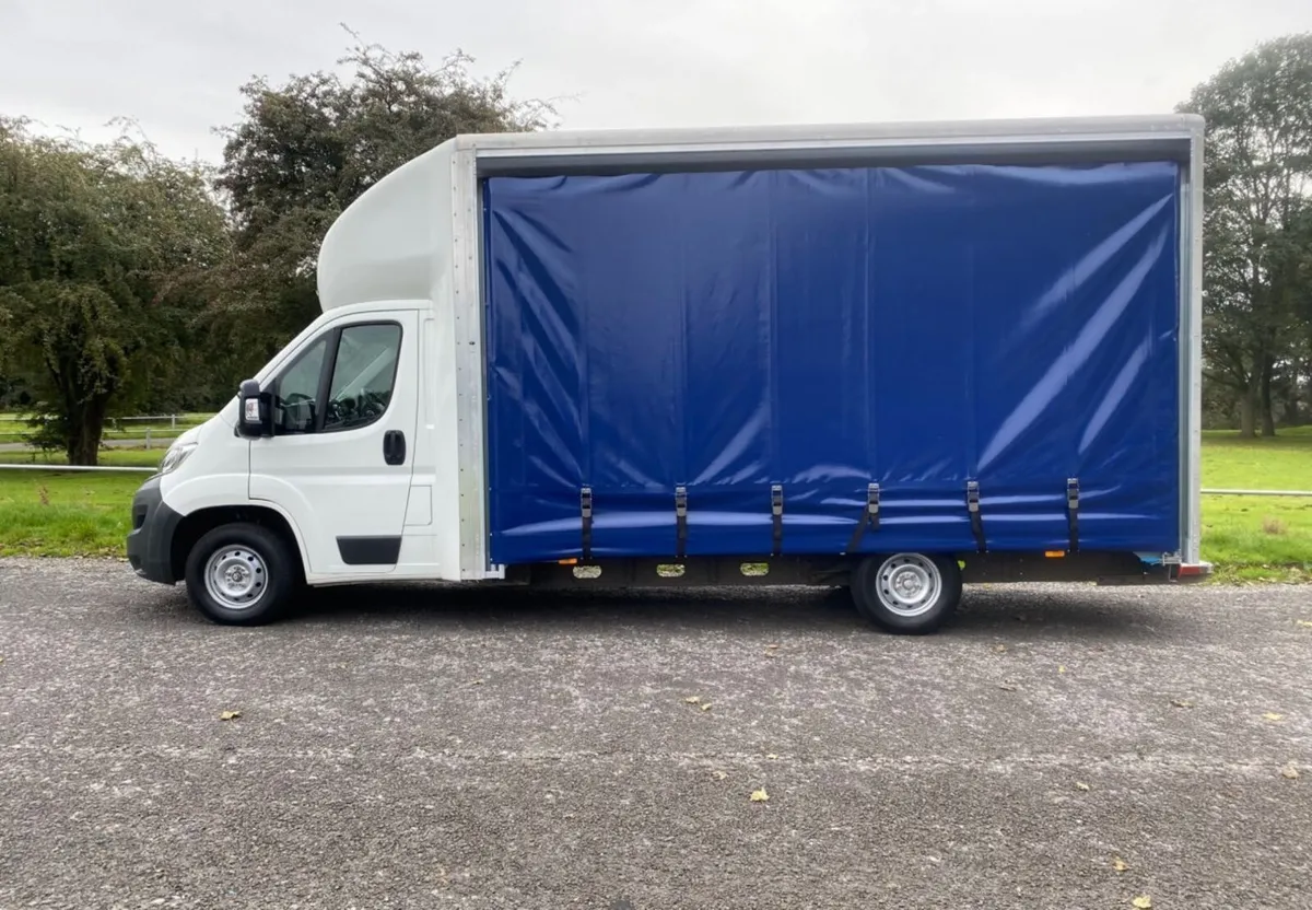 2019 Citroen Relay Curtainsider Van - Image 1