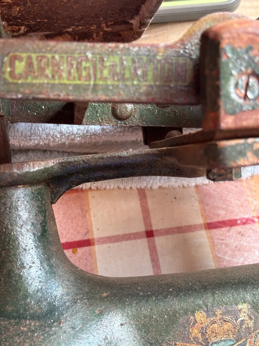 Vintage Aynsley vase - Image 2