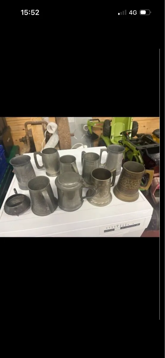Lot of pewter and brass tankards - Image 1