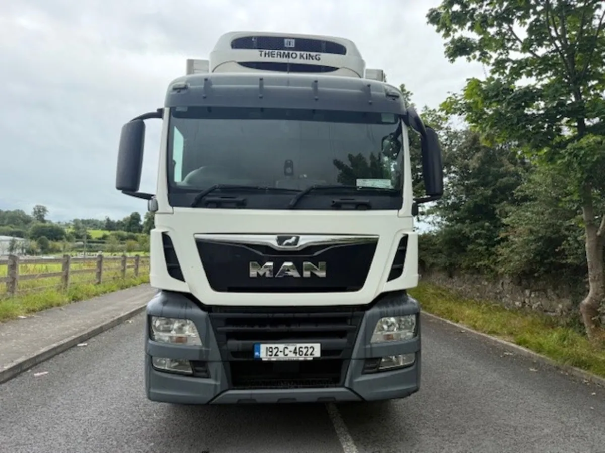 Man TGS 26.320 Fridge - Image 2